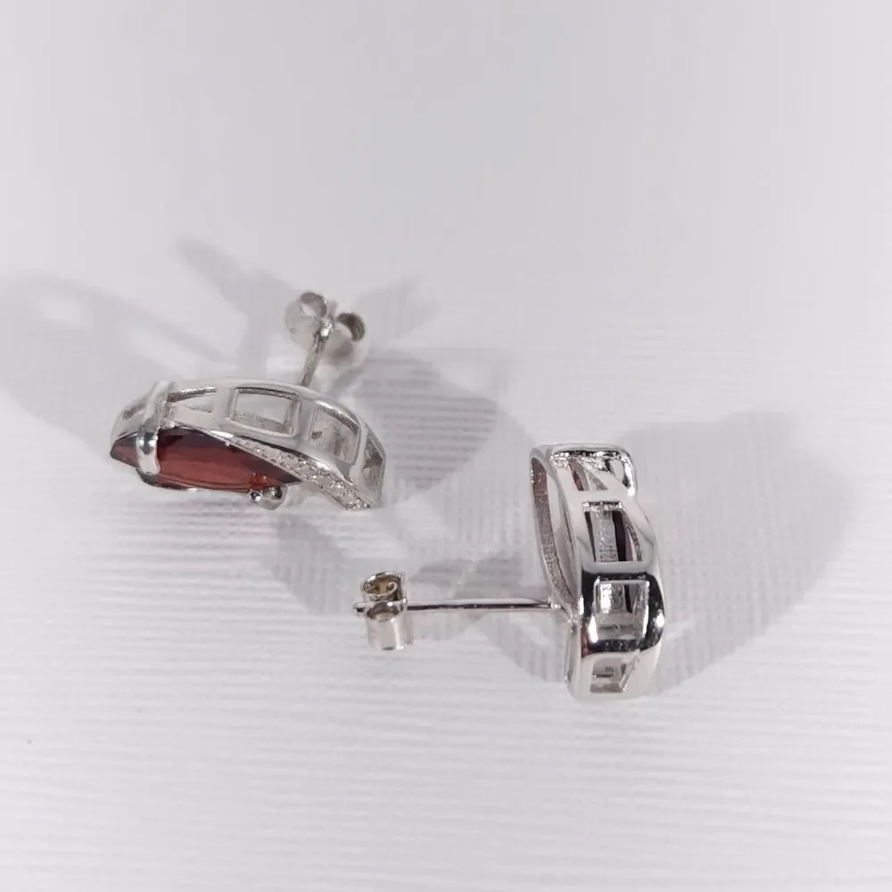 Garnet 3.4 Carats tw Earrings in Sterling Silver